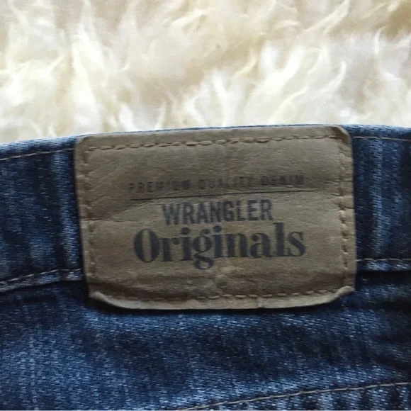 Men’s Wrangler Original Straight Fit Jeans - Picture 5 of 5